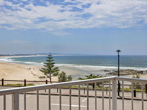 Dolphin Court 4 - Tourism Gold Coast 4
