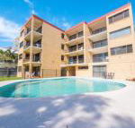 Golden Shores Unit 3 21 Landsborough Parade