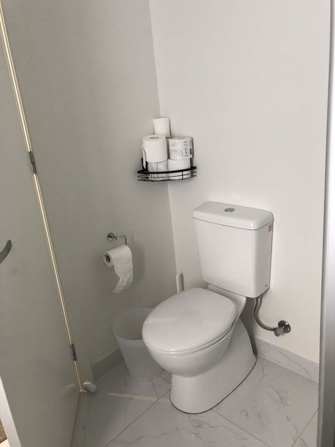 Apple House Upper Point Cook - Tourism Gold Coast 1