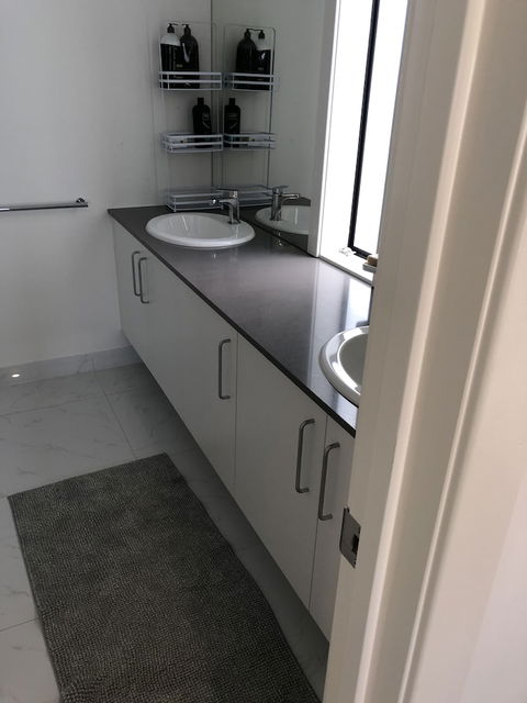 Apple House Upper Point Cook - Tourism Gold Coast 3