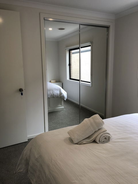 Apple House Upper Point Cook - Tourism Gold Coast 4