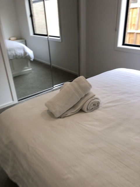 Apple House Upper Point Cook - Tourism Gold Coast 6