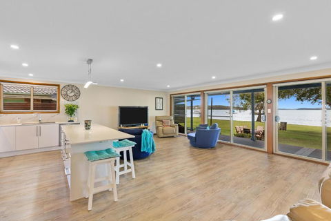 Kalimna Lakeside Living - Tourism Gold Coast 2
