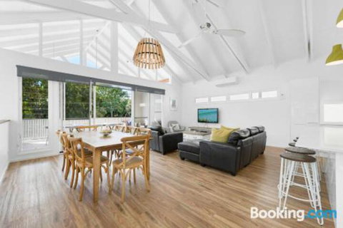 Mudjimba Island Beach House - Tourism Gold Coast 3