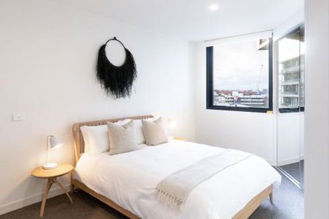 The Edge Luxurious Waterfront Apartment - Tourism Gold Coast 5