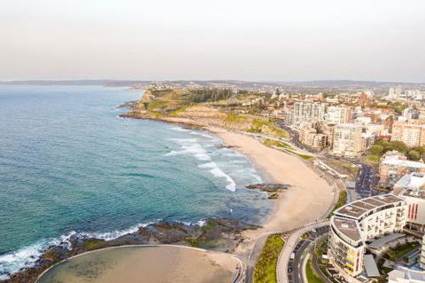 The Edge Luxurious Waterfront Apartment - Tourism Gold Coast 6