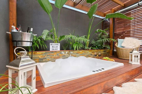 AMORE A Tranquil Retreat With Couples Spa - Tourism Gold Coast 6