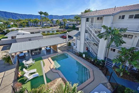 Cocos Holiday Apartments - Tourism Gold Coast 3
