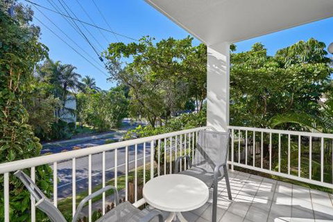 Cocos Holiday Apartments - Tourism Gold Coast 4