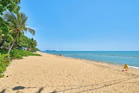 Cocos Holiday Apartments - Tourism Gold Coast 1