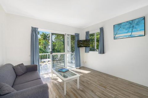 Cocos Holiday Apartments - Tourism Gold Coast 5