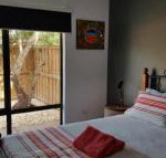 Red Ochre  Large 1BR with Private Courtyard - Tourism Gold Coast