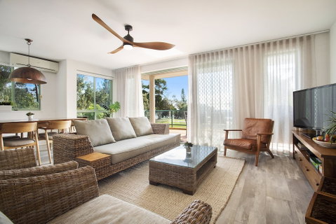 Apartment 2 Surfside - Tourism Gold Coast 4