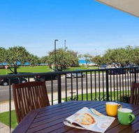 Kings Beach Ocean Front Views Private Balcony overlooking Kings Beach