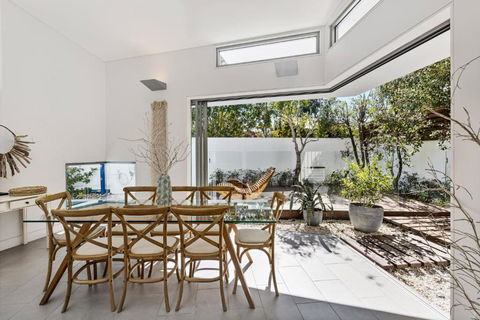 Ultimate Light & Space Noosa Heads - Tourism Gold Coast 2