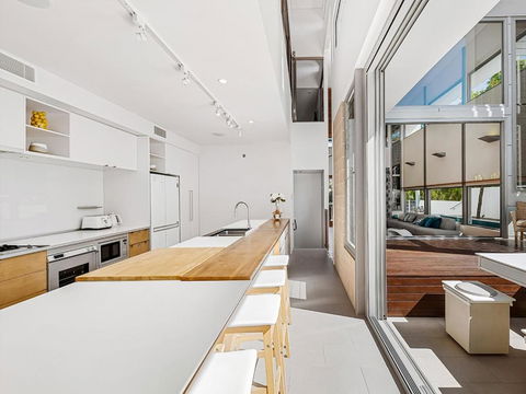 Ultimate Light & Space Noosa Heads - Tourism Gold Coast 6
