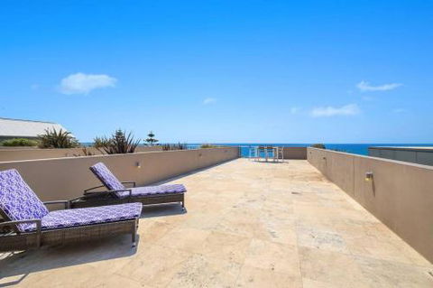 Beach & Ocean Front Penthouse With Wifi & Parking - Tourism Gold Coast 3
