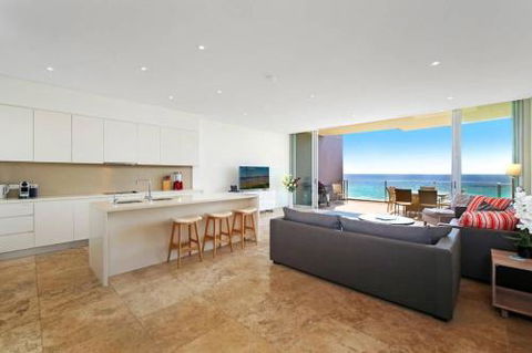 Beach & Ocean Front Penthouse With Wifi & Parking - Tourism Gold Coast 6
