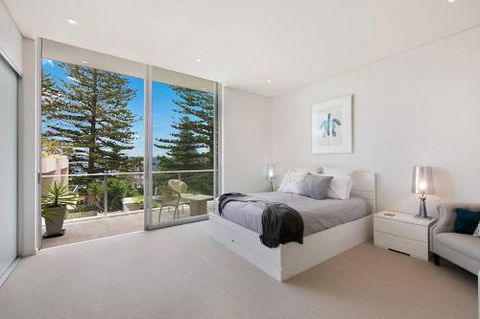Oceanfront Penthouse Stylish & Luxurious. - Tourism Gold Coast 6