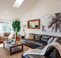 Seagrass House Modern North Avoca Oasis - Tourism Gold Coast