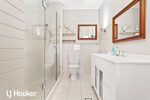 Amazing Waterfront Location Pool Beach Water Views Tropical Gardens - Tourism Gold Coast 4