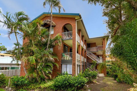 Air Conditioned Unit Stones Throw To The Waterfront - Tourism Gold Coast 1