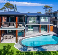 Vukeville beachfront luxury with pool 4pm Check Out Sundays - Tourism Gold Coast