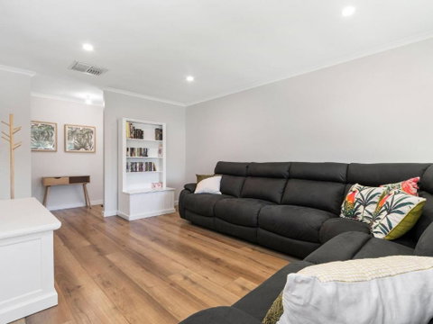 Rosebud Family Escape On Laurens - Tourism Gold Coast 4
