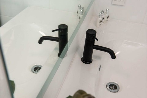 Modern 1 Bedroom Apartment Near The River And The City - Tourism Gold Coast 4