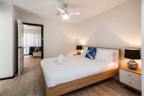 Modern 1 Bedroom Apartment Near The River And The City - Tourism Gold Coast 0