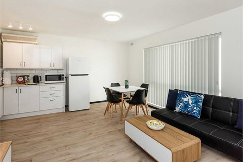 Modern 1 Bedroom Apartment Near The River And The City - Tourism Gold Coast 5