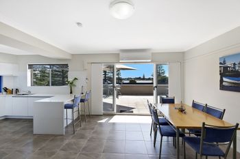 Lakeshore Apartment 3 - Tourism Gold Coast 3