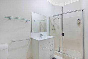 Lakeshore Apartment 3 - Tourism Gold Coast 2