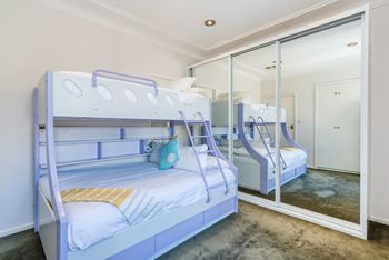 Spacious 4 Bedroom House The Hill - Tourism Gold Coast 3