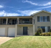 Ocean House at Mollymook - Tourism Gold Coast