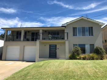 Ocean House At Mollymook - Tourism Gold Coast 0
