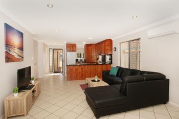 Oomoo 27a - Tourism Gold Coast 5