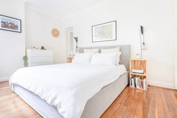 Bright Harbour Side 1 Bedroom Apartment - Tourism Gold Coast 3