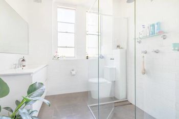 Bright Harbour Side 1 Bedroom Apartment - Tourism Gold Coast 2