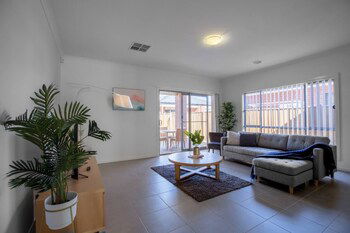 Big Family Fun@ 4 Bedrooms House In Point Cook - Tourism Gold Coast 0