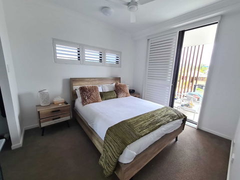 Modern 2 BR With Private Pool & Garden - Tourism Gold Coast 4