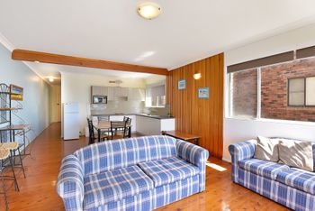 Quarter Deck Apartment 2 - Tourism Gold Coast 5