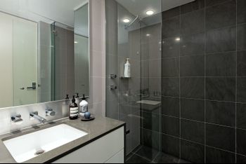 Elegant Elizabeth Bay H374 - Tourism Gold Coast 1