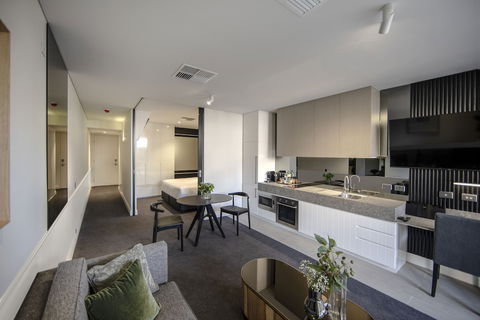 Majestic M Suites - Tourism Gold Coast 4