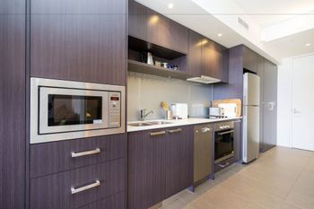 Executive Studio Inner City Apartment - Tourism Gold Coast 6