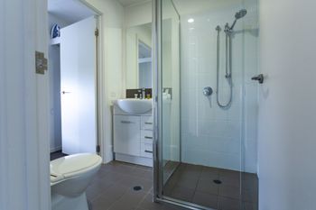 Watt Street 1 BR Apartment W Ocean Views - Tourism Gold Coast 2