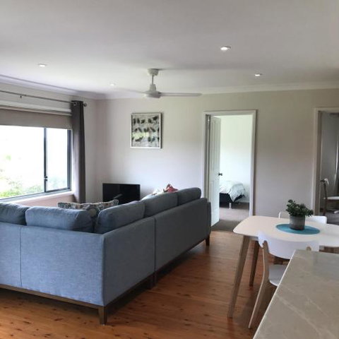 WAVES At MOLLYMOOK - Gold Coast 2