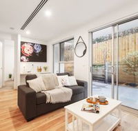 Iris Apartments by Ready Set Host - Tourism Gold Coast