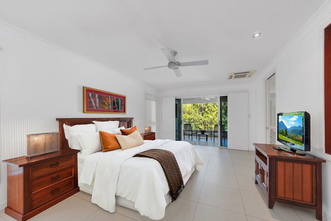 Luxury Home Near Marina - Tourism Gold Coast 5