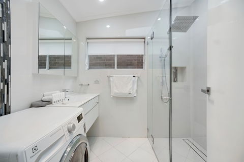 HomeHotel LuxuryHome 500m Crows Nest Shops - Tourism Gold Coast 2